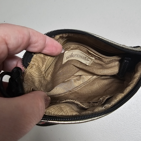 Sakroots Crossbody Bag Multi Color Pattern Zipper Pockets Small Shoulder Bag - Picture 6 of 11